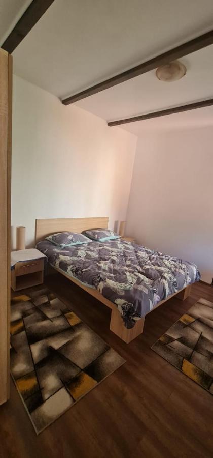 La Ovi Hotell Făgăraş Eksteriør bilde