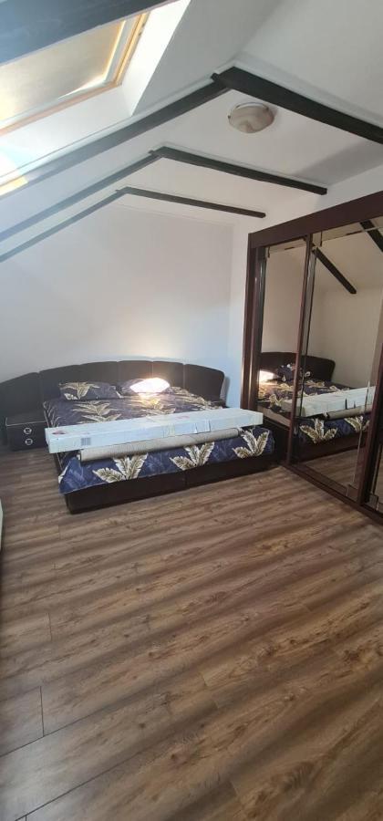 La Ovi Hotell Făgăraş Eksteriør bilde
