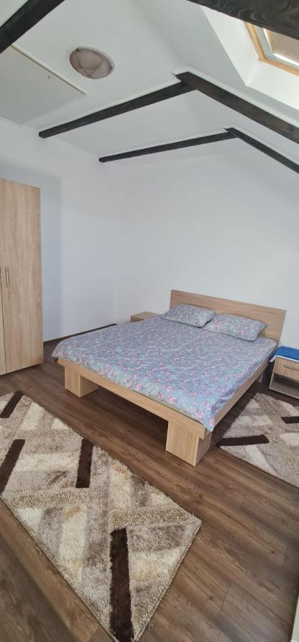 La Ovi Hotell Făgăraş Eksteriør bilde