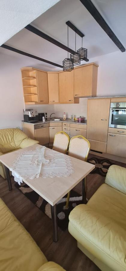La Ovi Hotell Făgăraş Eksteriør bilde