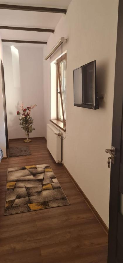 La Ovi Hotell Făgăraş Eksteriør bilde