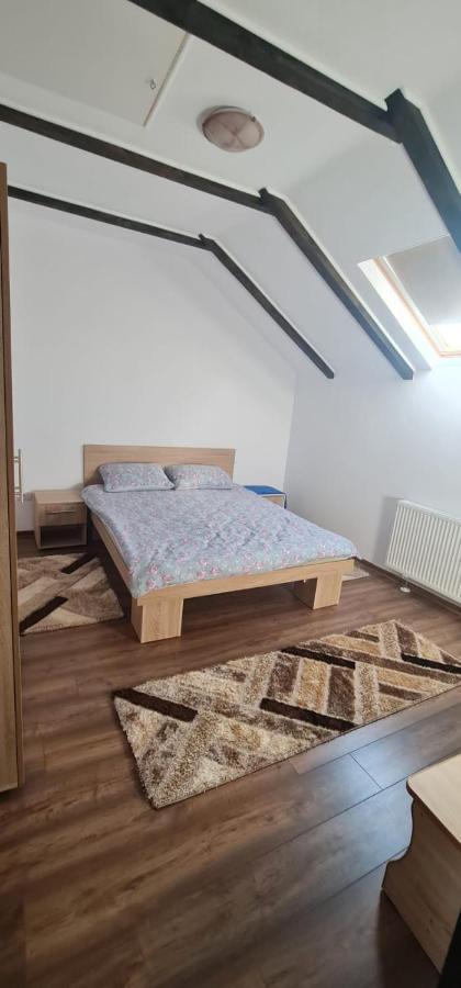 La Ovi Hotell Făgăraş Eksteriør bilde