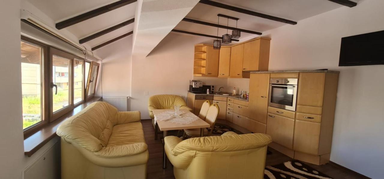 La Ovi Hotell Făgăraş Eksteriør bilde