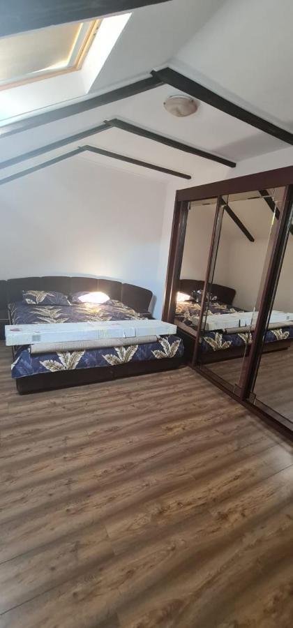 La Ovi Hotell Făgăraş Eksteriør bilde